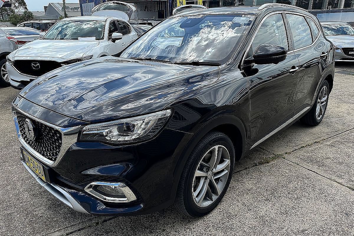 2021 MG HS Essence Anfield Edition SAS23