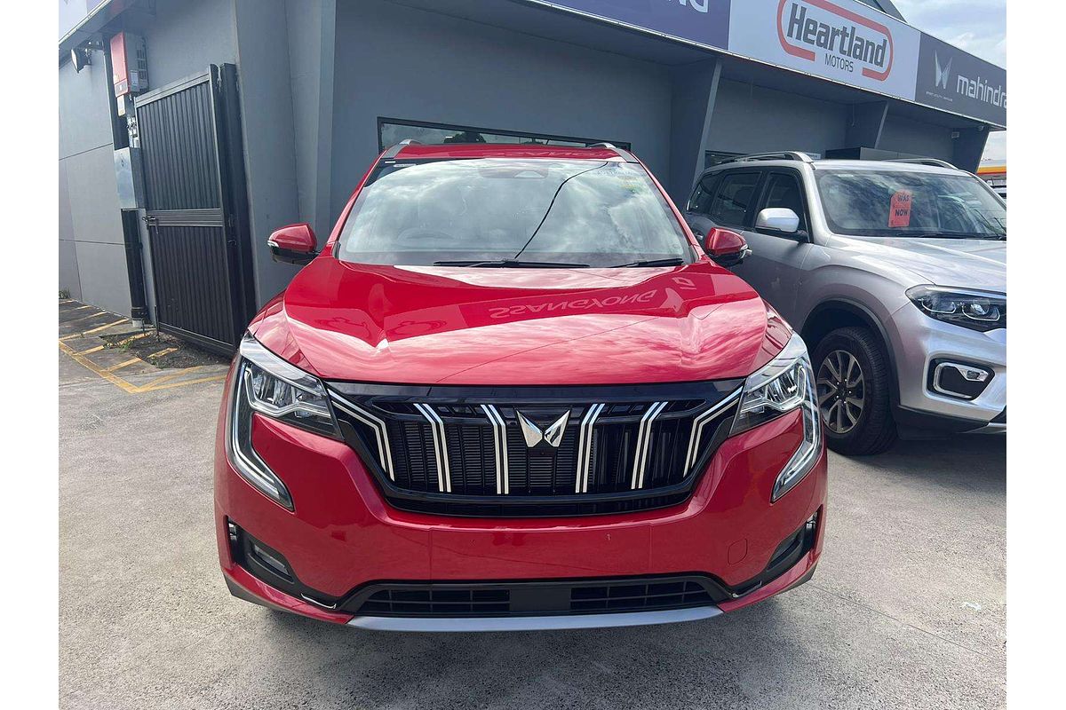 2025 Mahindra XUV700 AX7L