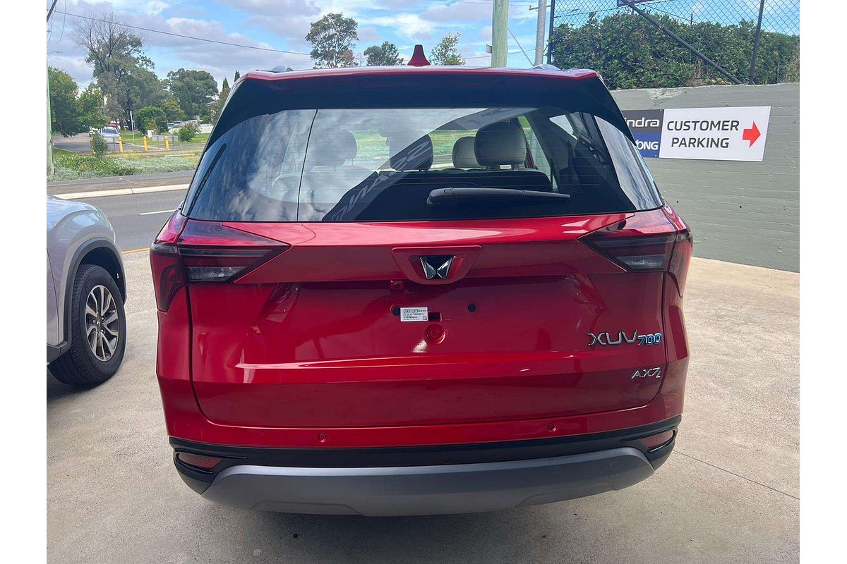 2025 Mahindra XUV700 AX7L