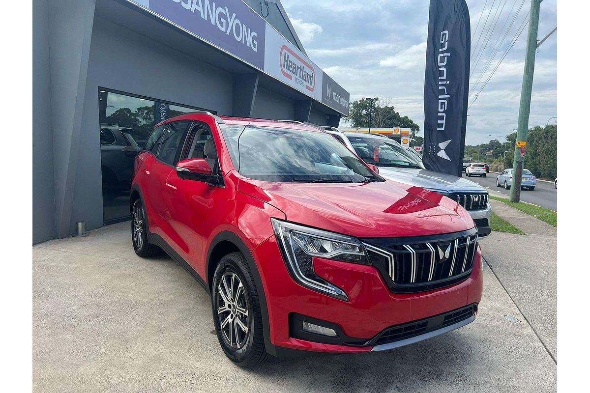 2025 Mahindra XUV700 AX7L