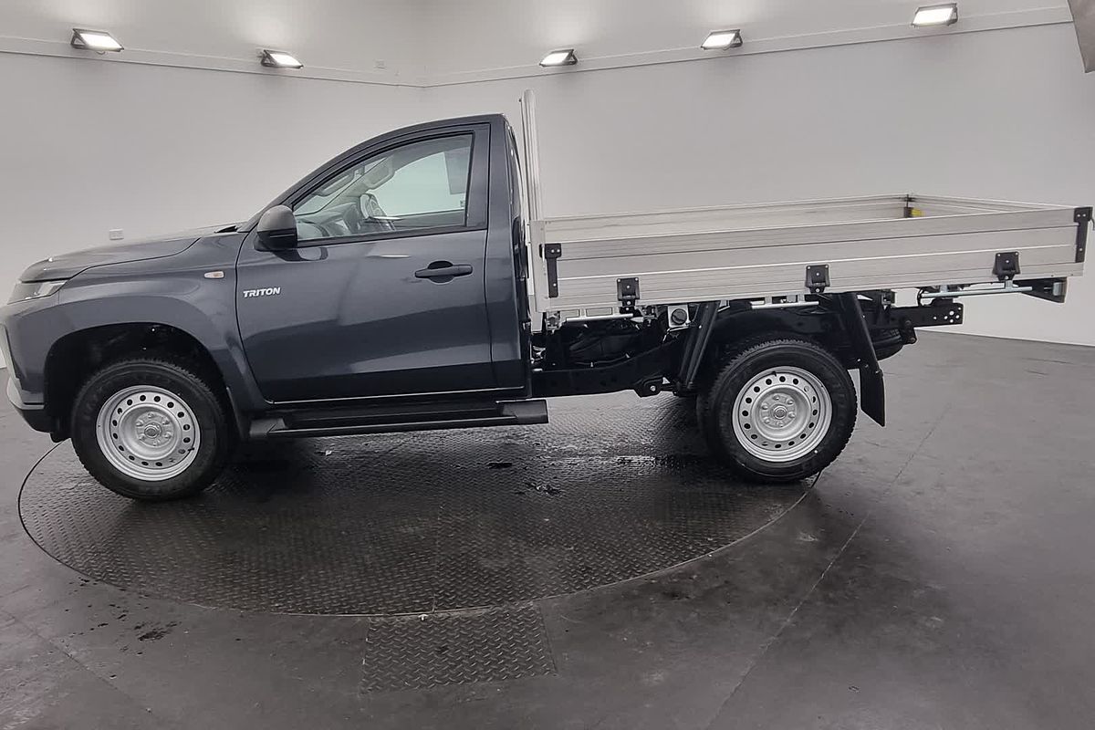 2024 Mitsubishi Triton GLX MR 4X4
