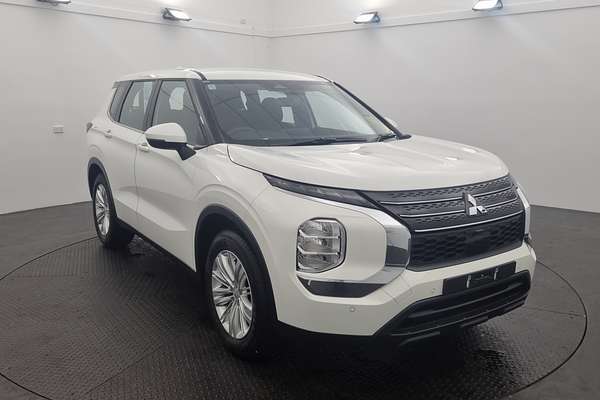 2024 Mitsubishi Outlander ES ZM