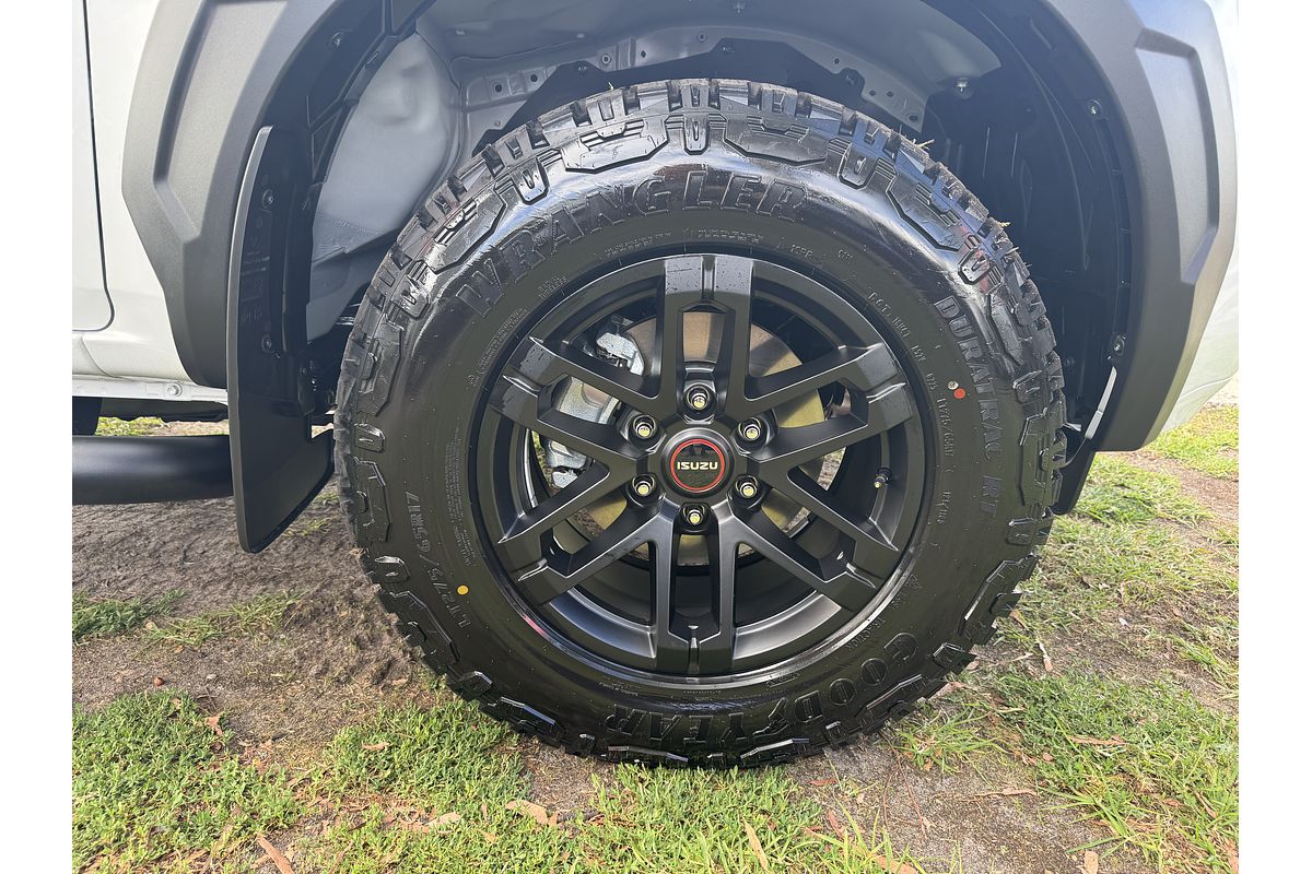 2025 Isuzu D-MAX BLADE 4X4