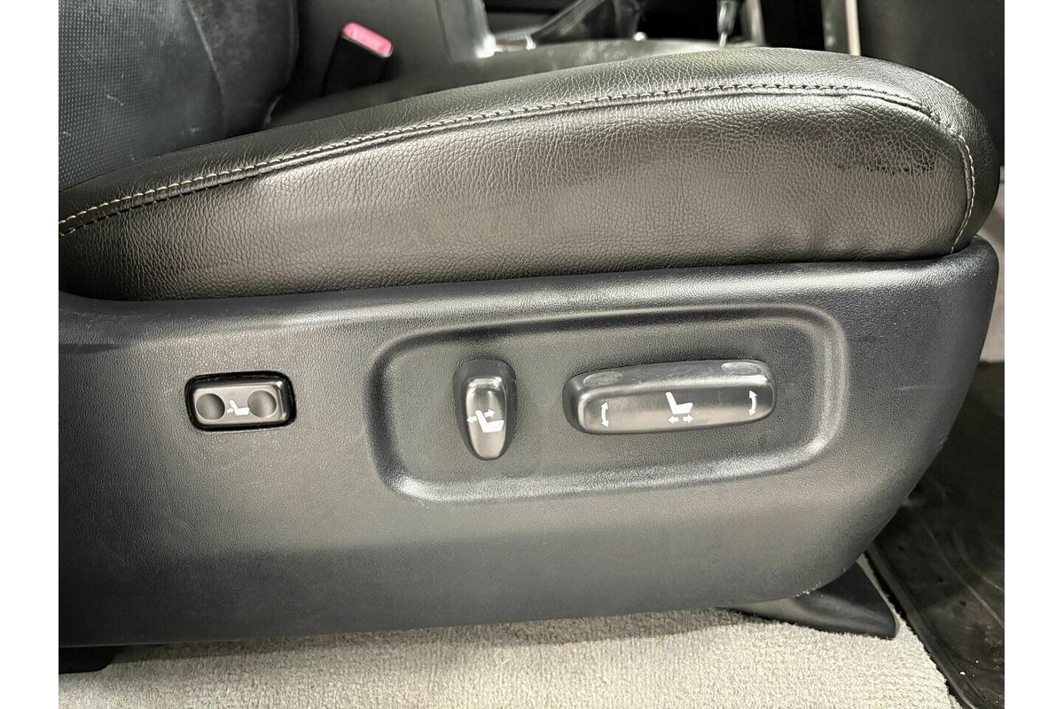 2014 Toyota Landcruiser Sahara VDJ200R