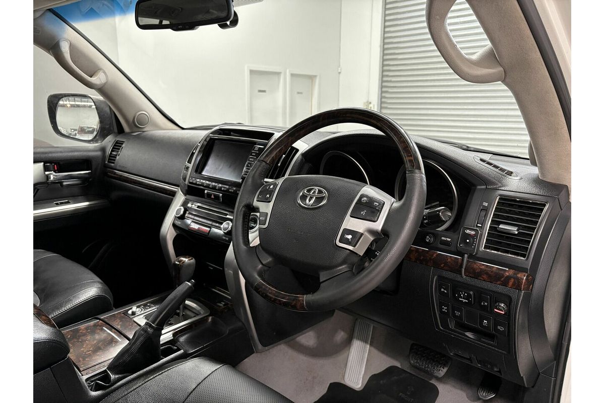 2014 Toyota Landcruiser Sahara VDJ200R