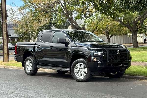 2024 Mitsubishi Triton GLX+ MV 4X4