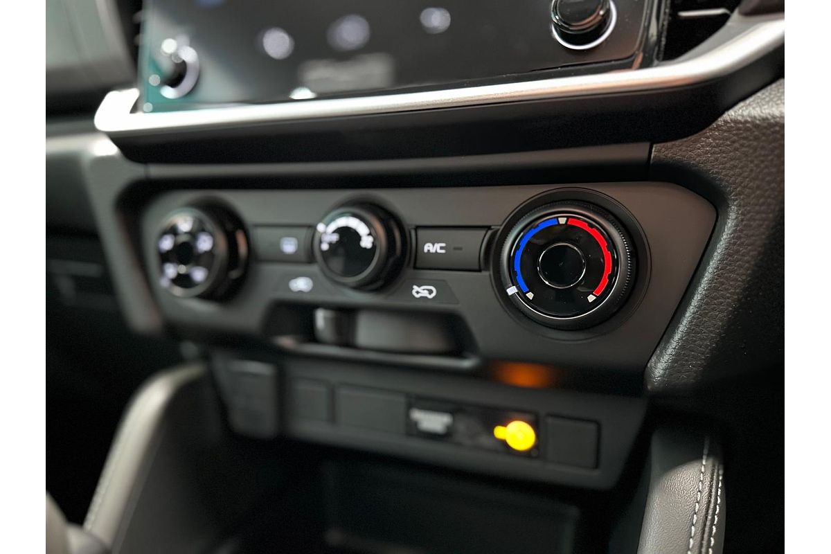 2025 Isuzu MU-X LS-M