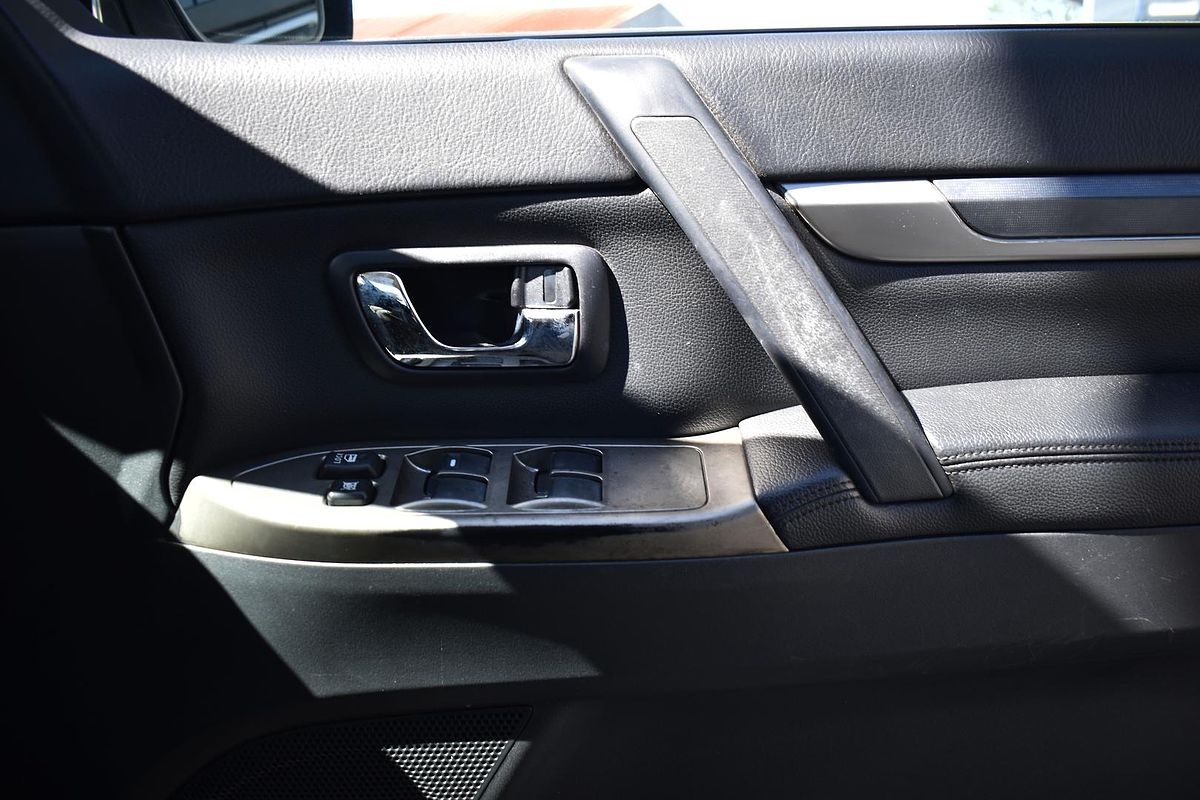 2019 Mitsubishi Pajero GLS NX