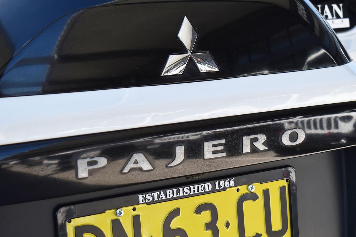 2019 Mitsubishi Pajero GLS NX