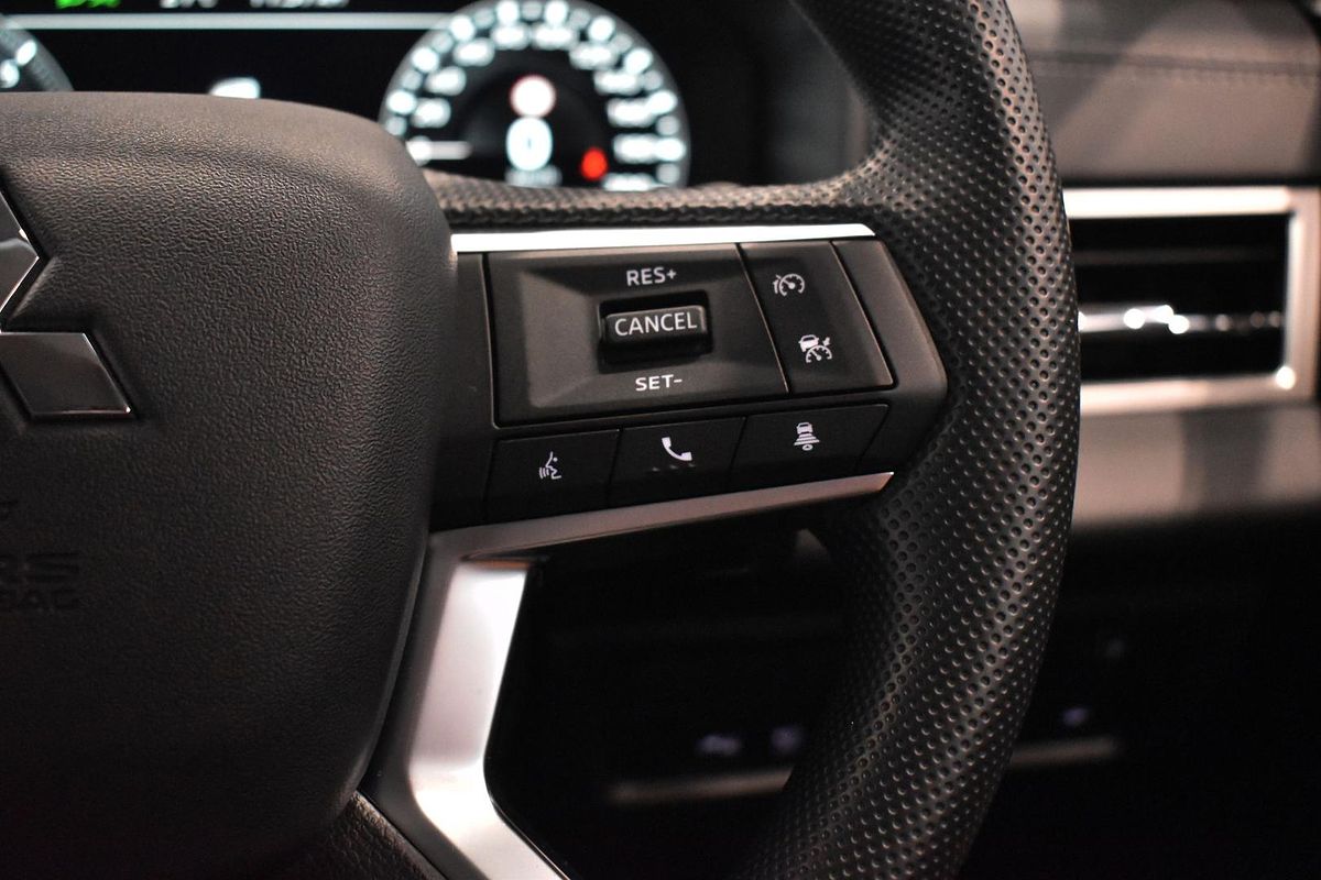 2024 Mitsubishi Outlander PHEV ES ZM
