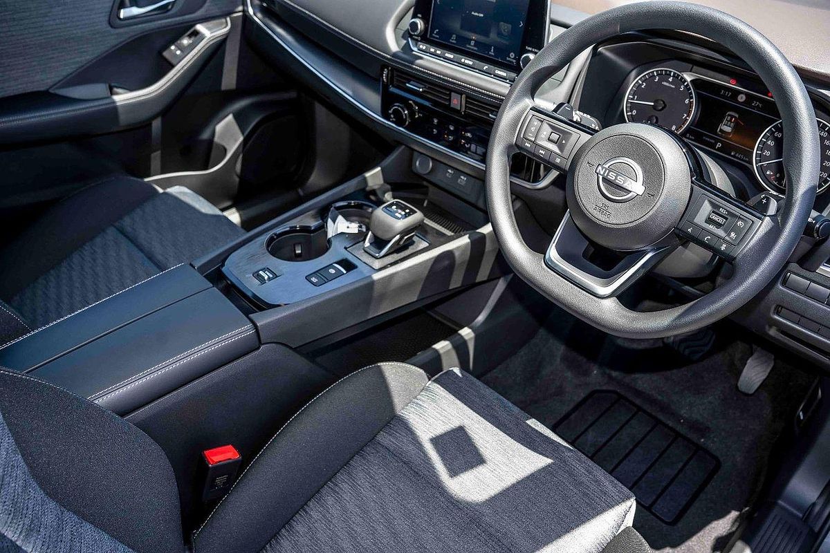 2024 Nissan X-TRAIL ST T33