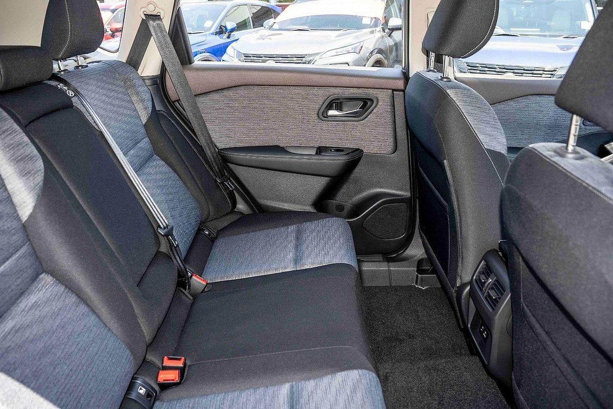 2024 Nissan X-TRAIL ST T33