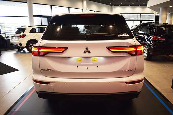 2024 Mitsubishi Outlander PHEV ES ZM