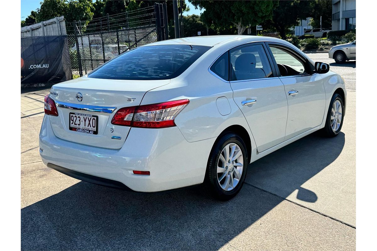 2013 Nissan PULSAR ST B17