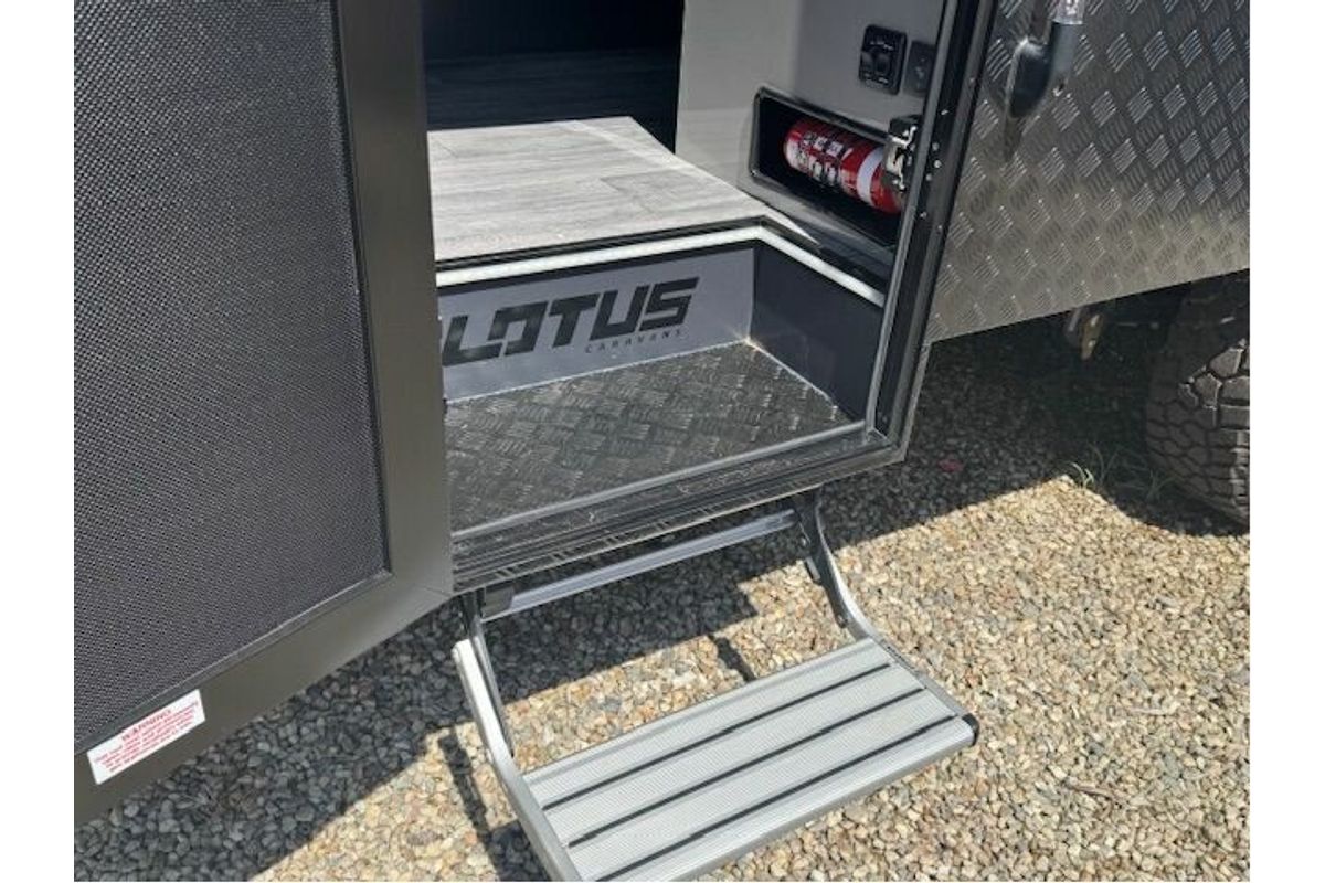 2024 Lotus Caravans Hollywood