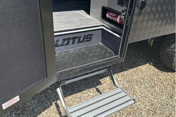 2024 Lotus Caravans Hollywood
