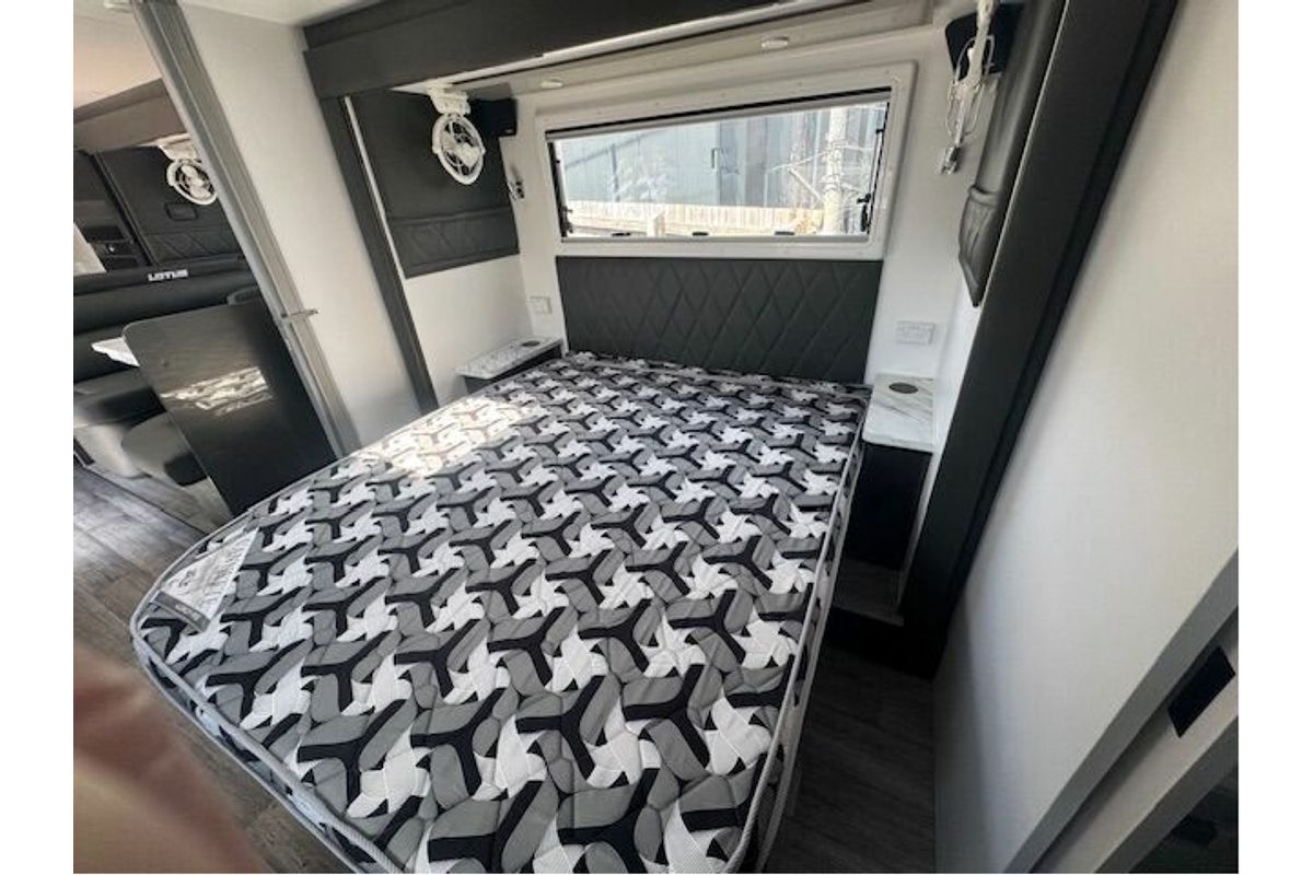 2024 Lotus Caravans Hollywood
