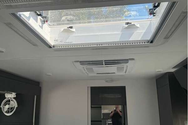 2024 Lotus Caravans Hollywood