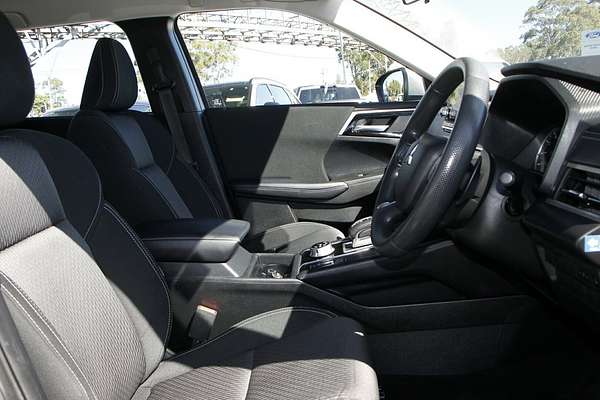 2022 Mitsubishi Outlander ES ZM
