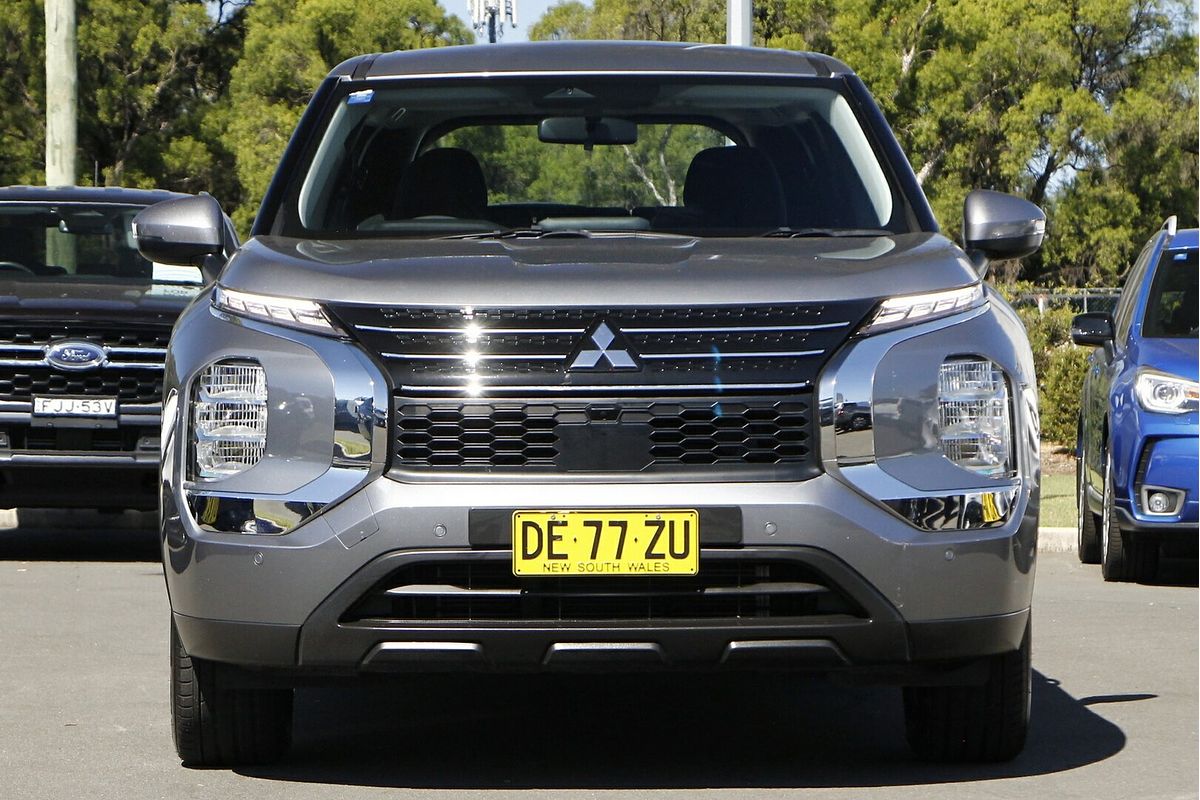 2022 Mitsubishi Outlander ES ZM