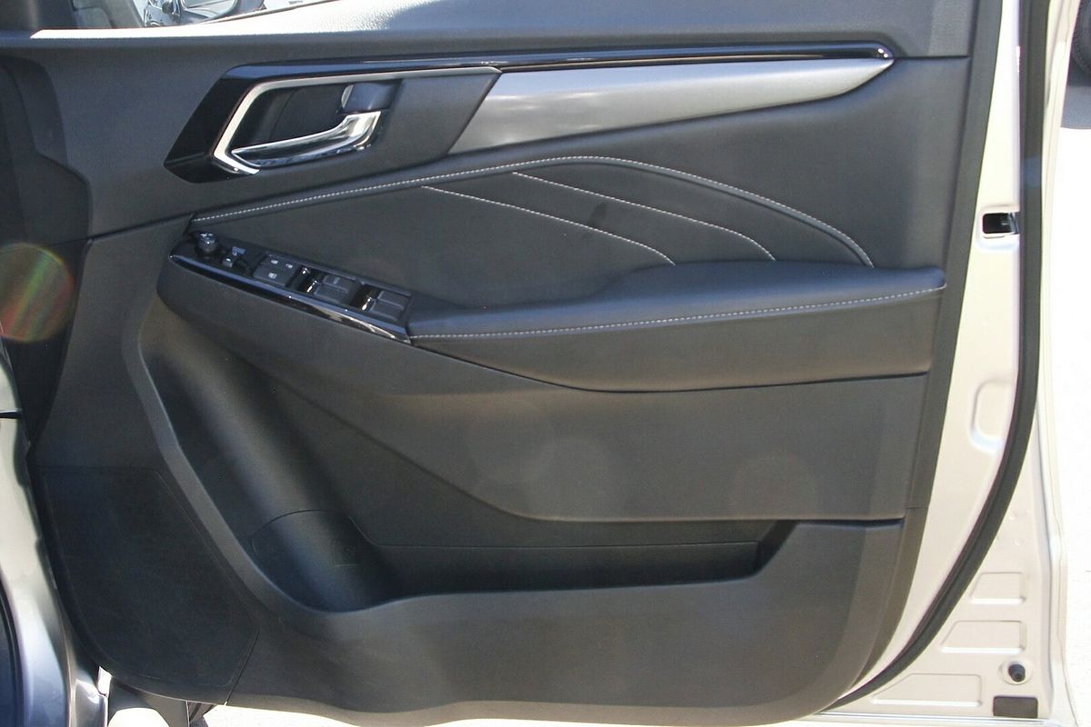 2022 Isuzu MU-X LS-T