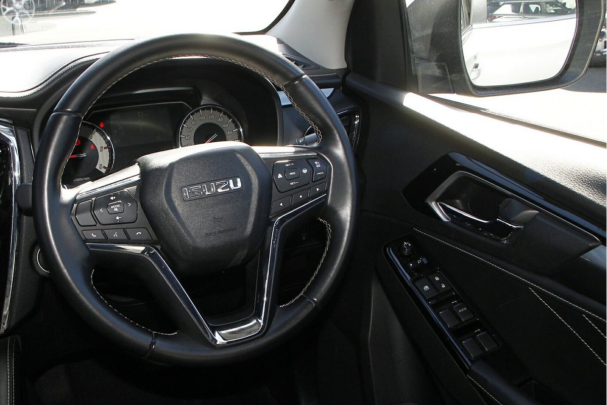 2022 Isuzu MU-X LS-T