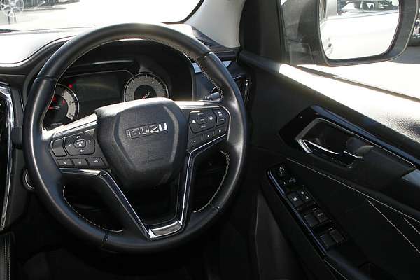 2022 Isuzu MU-X LS-T