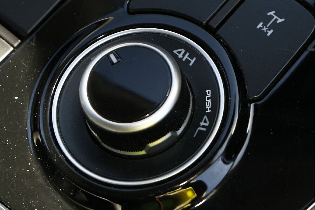 2022 Isuzu MU-X LS-T