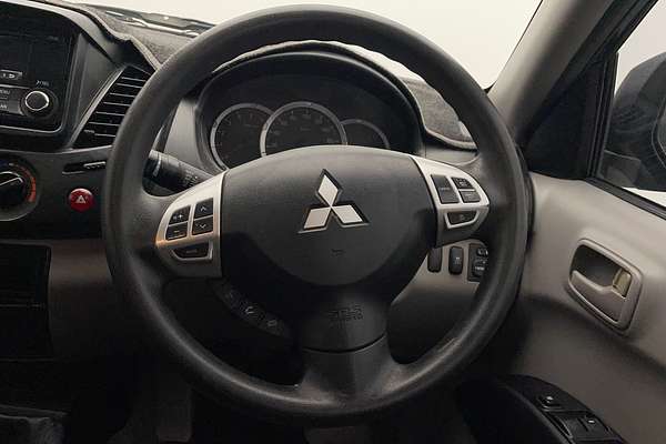 2014 Mitsubishi Triton GLX MN 4X4