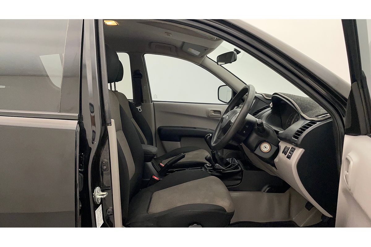 2014 Mitsubishi Triton GLX MN 4X4