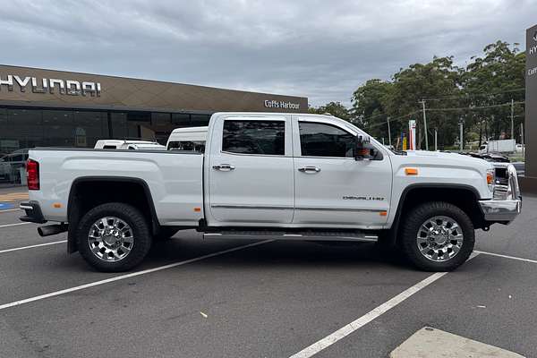 2017 GMC GMC Sierra Denali HD Crew Cab 4WD 6.6L V8