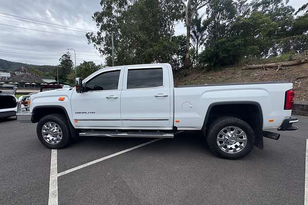 2017 GMC GMC Sierra Denali HD Crew Cab 4WD 6.6L V8
