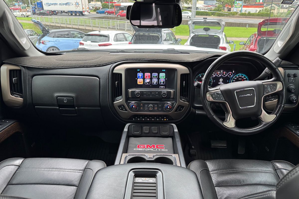 2017 GMC GMC Sierra Denali HD Crew Cab 4WD 6.6L V8