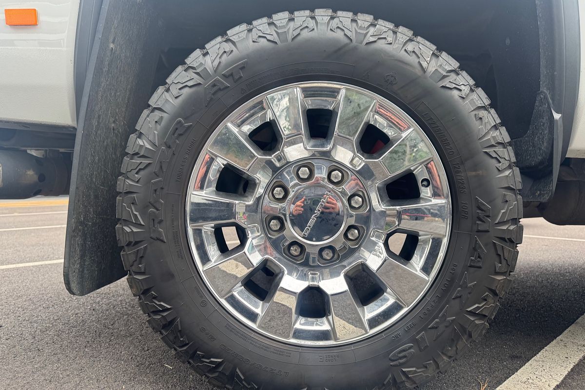2017 GMC GMC Sierra Denali HD Crew Cab 4WD 6.6L V8