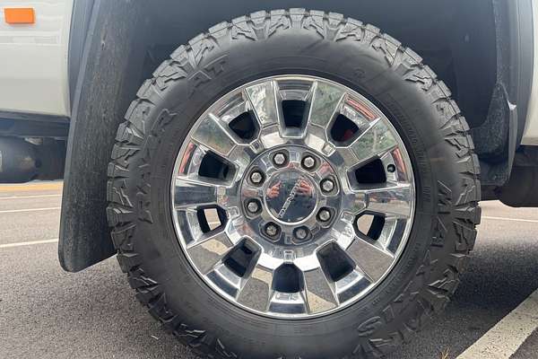 2017 GMC GMC Sierra Denali HD Crew Cab 4WD 6.6L V8