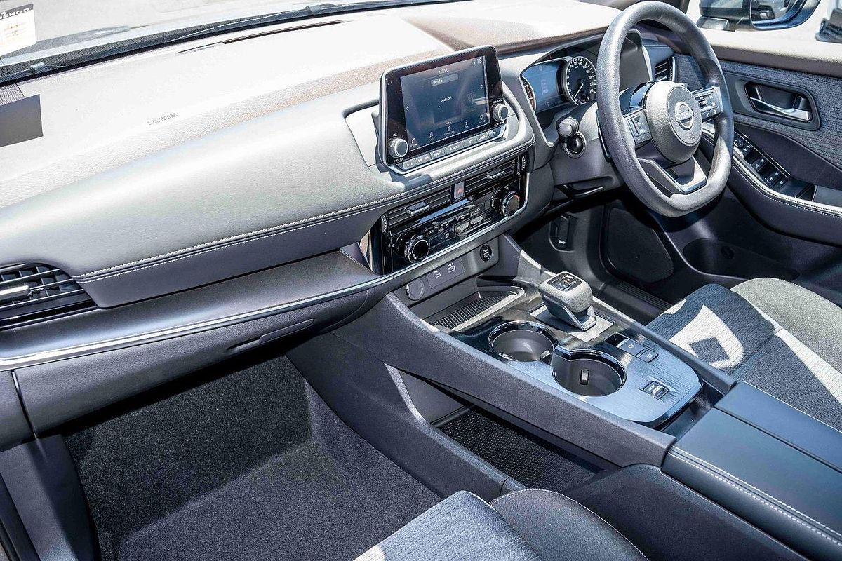 2024 Nissan X-TRAIL ST T33