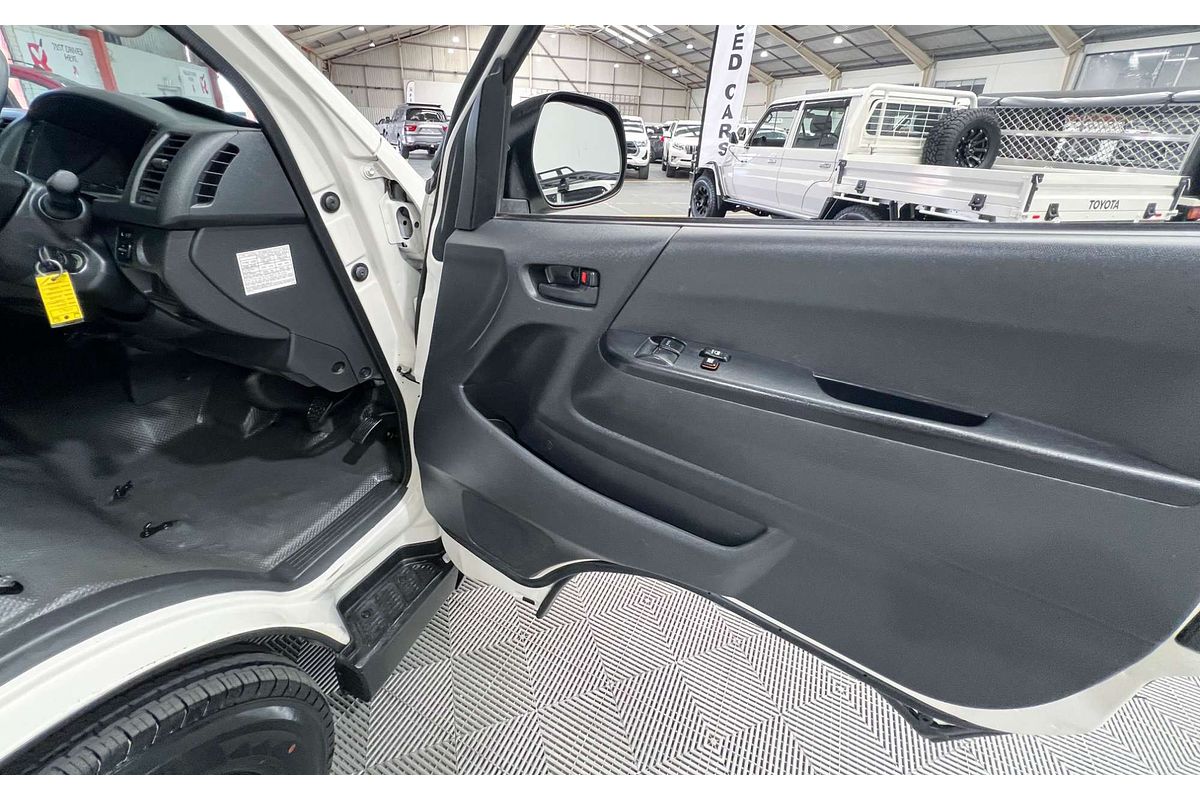 2018 Toyota Hiace Commuter KDH223R