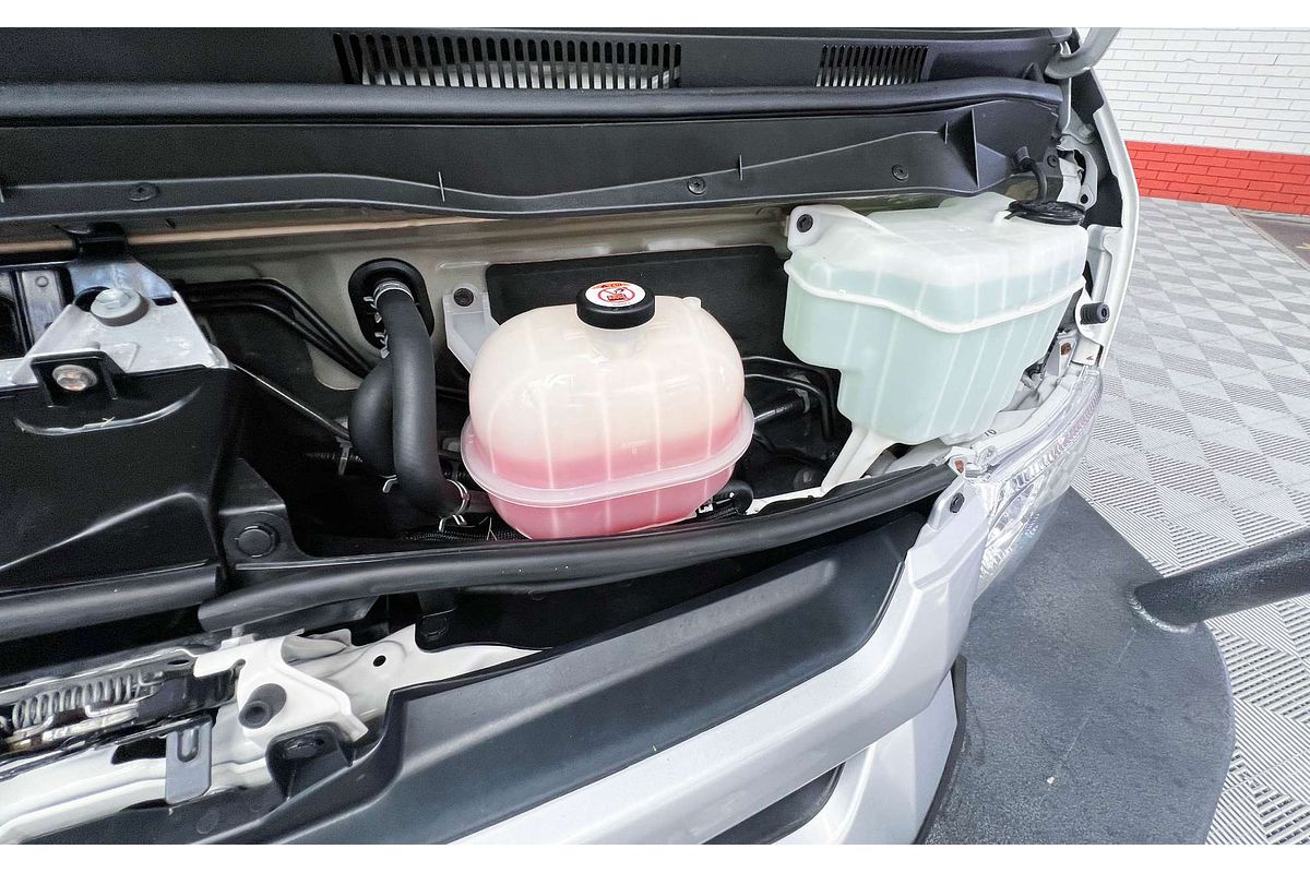 2018 Toyota Hiace Commuter KDH223R