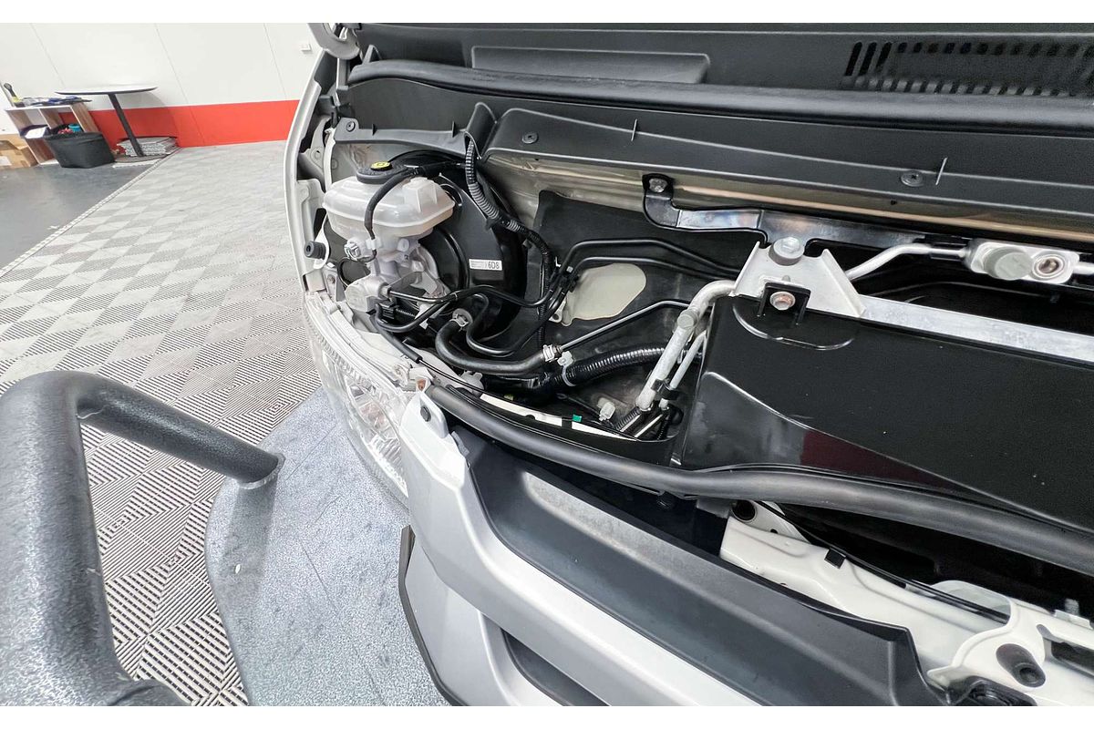 2018 Toyota Hiace Commuter KDH223R