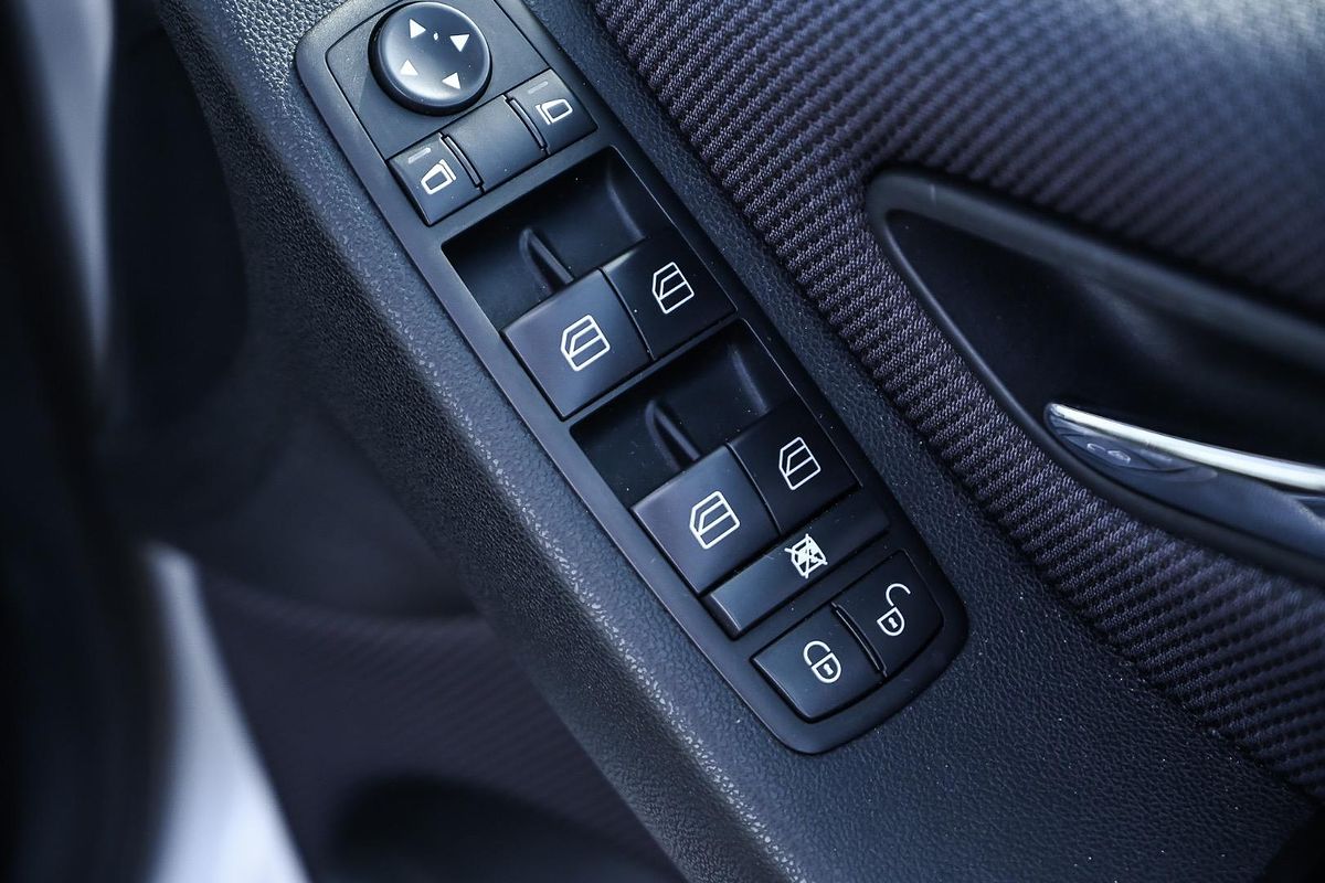 2011 Mercedes-Benz B-Class B180 W245