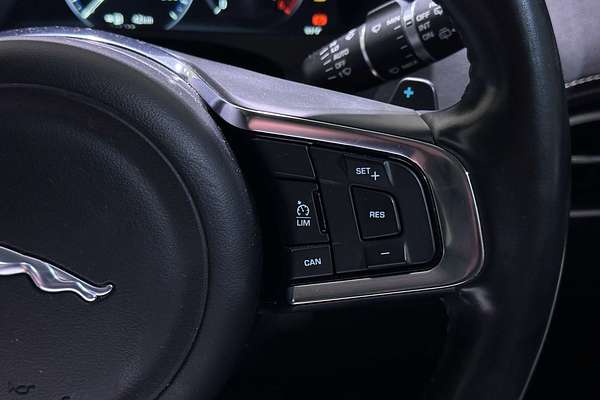 2017 Jaguar F-PACE 30d R-Sport X761