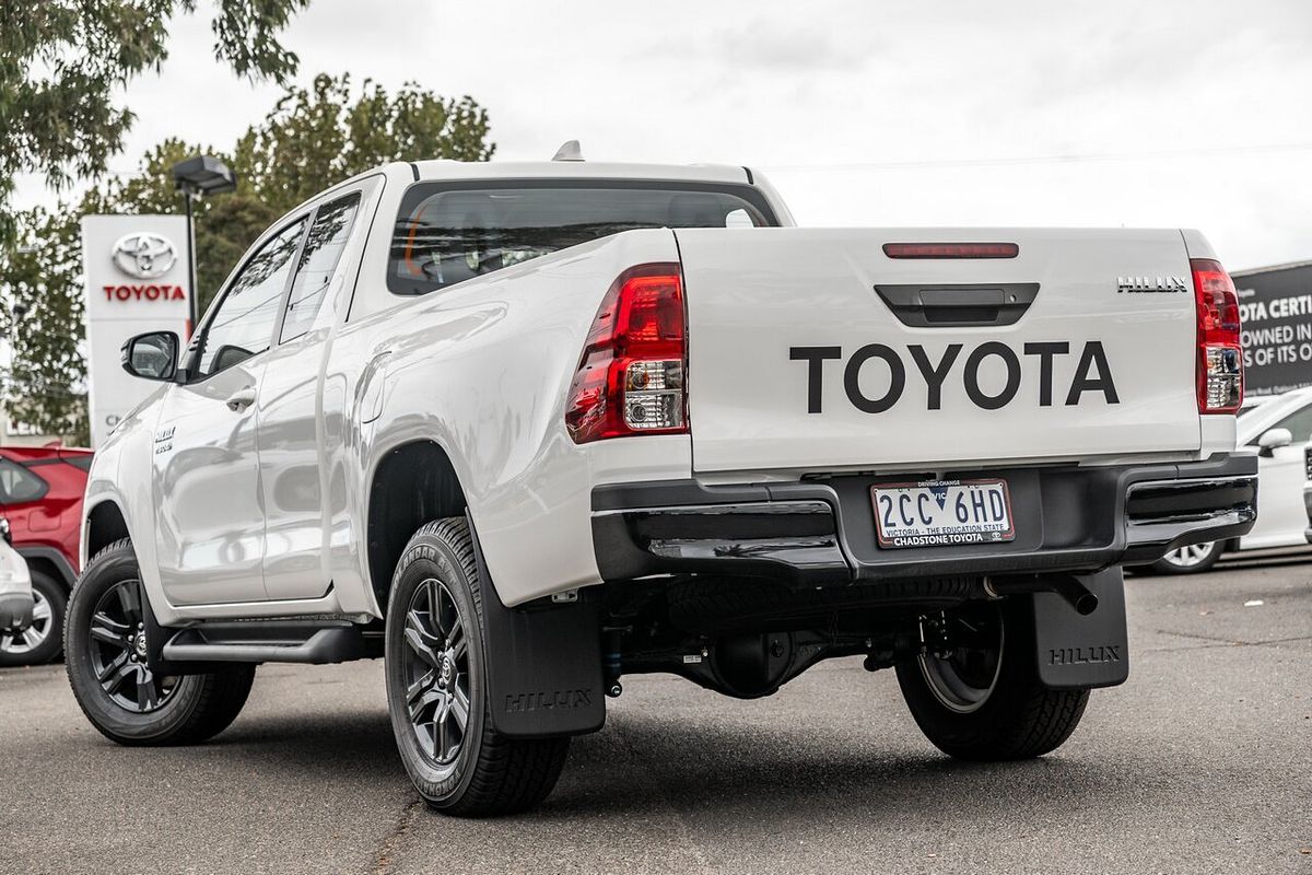 2024 Toyota Hilux