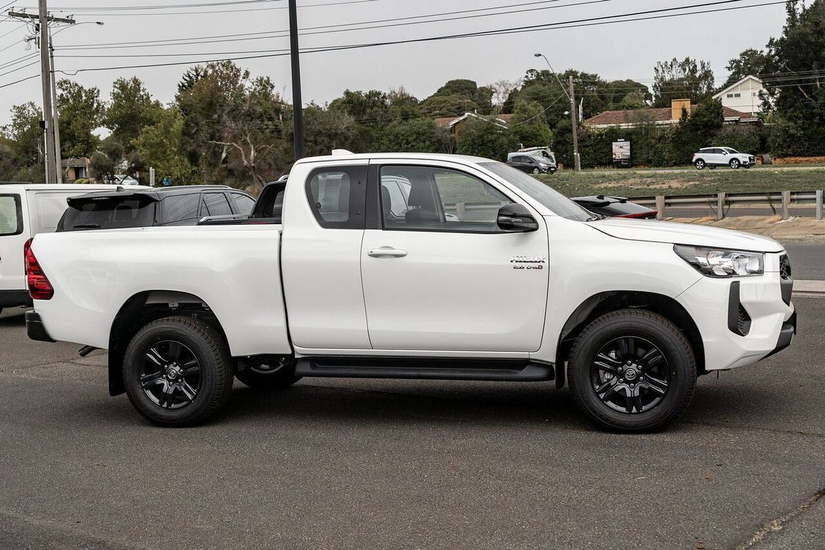 2024 Toyota Hilux