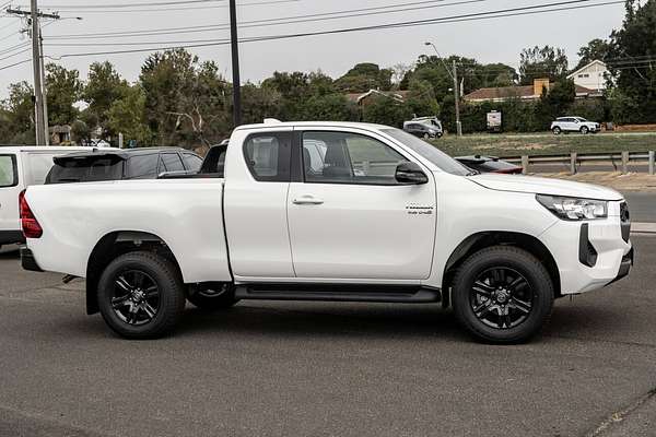 2024 Toyota Hilux