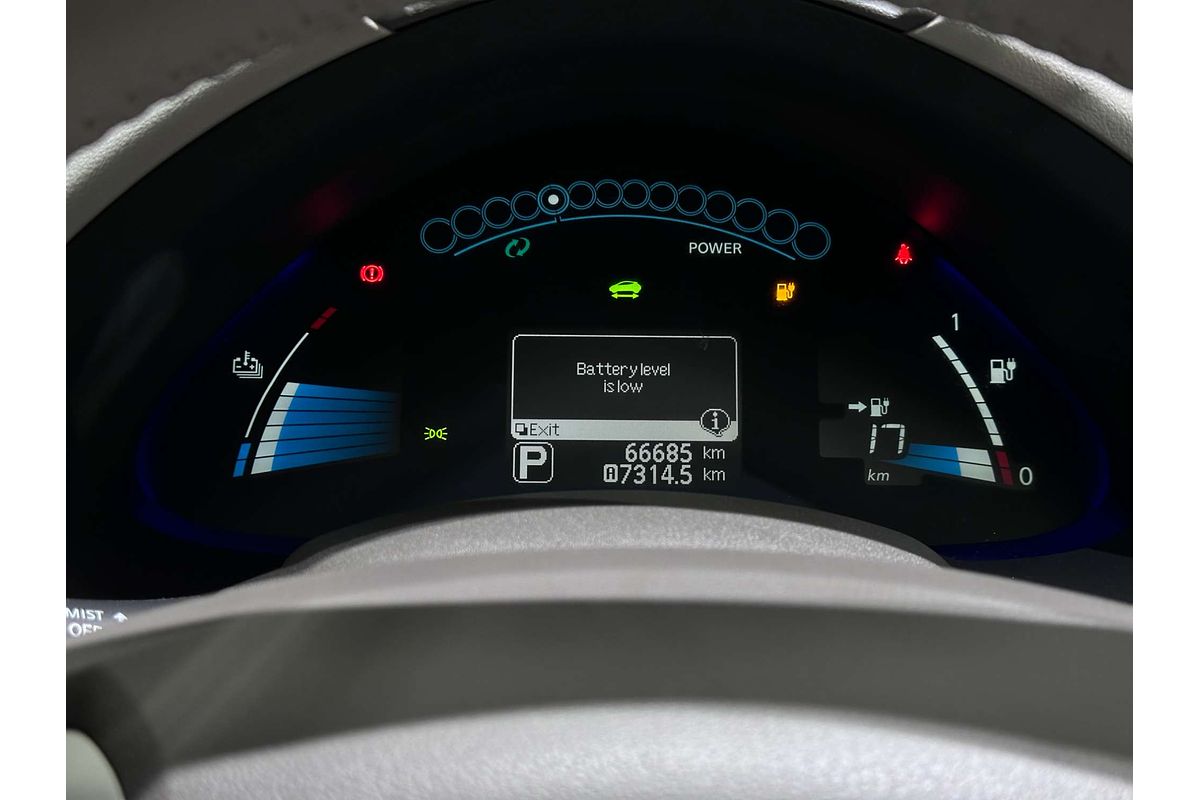2017 Nissan Leaf (No Badge) ZE1