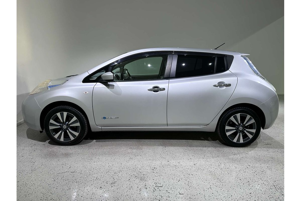 2017 Nissan Leaf (No Badge) ZE1