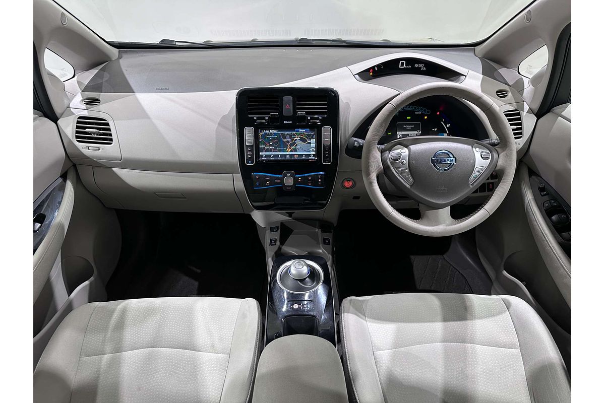2017 Nissan Leaf (No Badge) ZE1