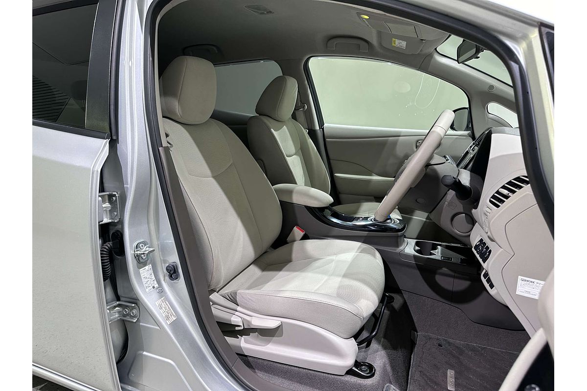 2017 Nissan Leaf (No Badge) ZE1