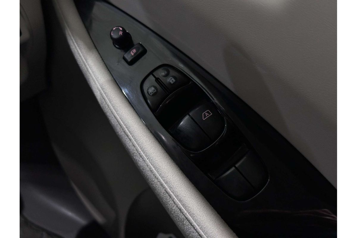 2017 Nissan Leaf (No Badge) ZE1
