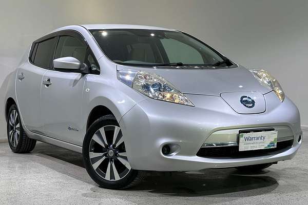 2017 Nissan Leaf (No Badge) ZE1